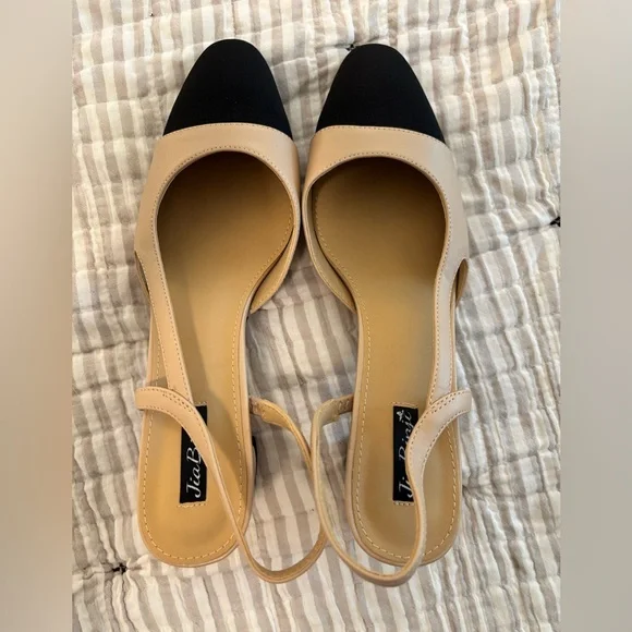 Classic Cream/Black Slingback Heels - 9M - Picture 3 of 5